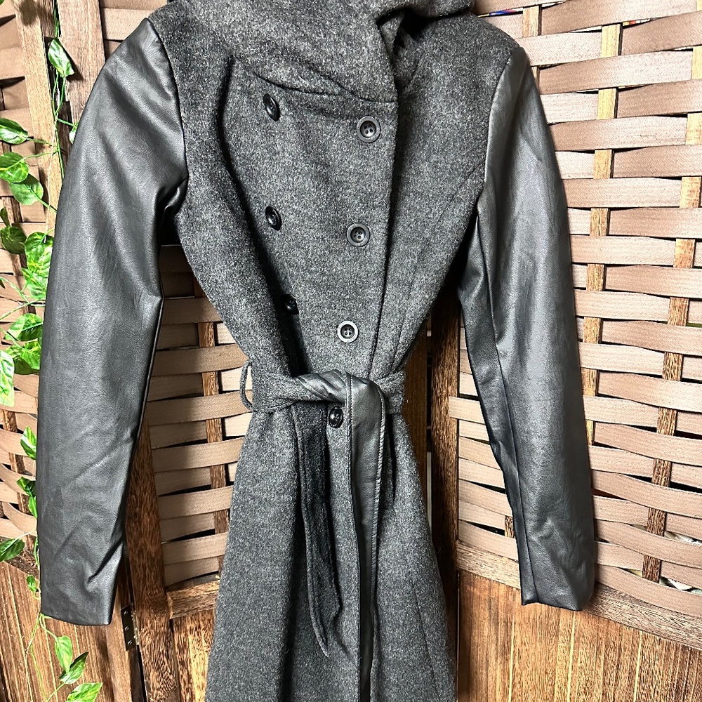 Coat  Simon’s  Brand ONLY